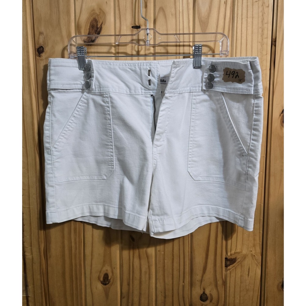 D Jeans Women's White Denim Shorts Size LG Mid Rise Pockets Button Detail Casual